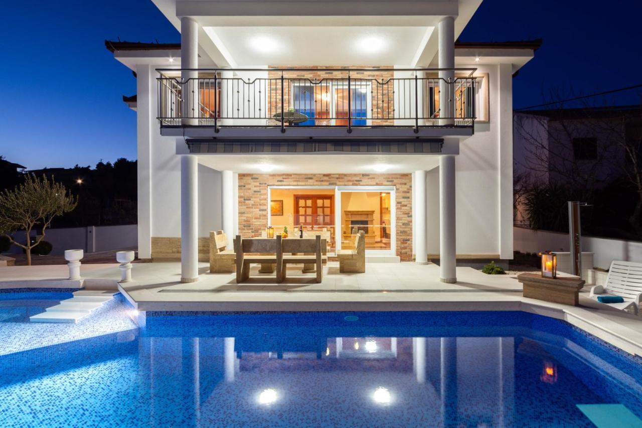 Luxury Villa Ivana 산책길 외부 사진