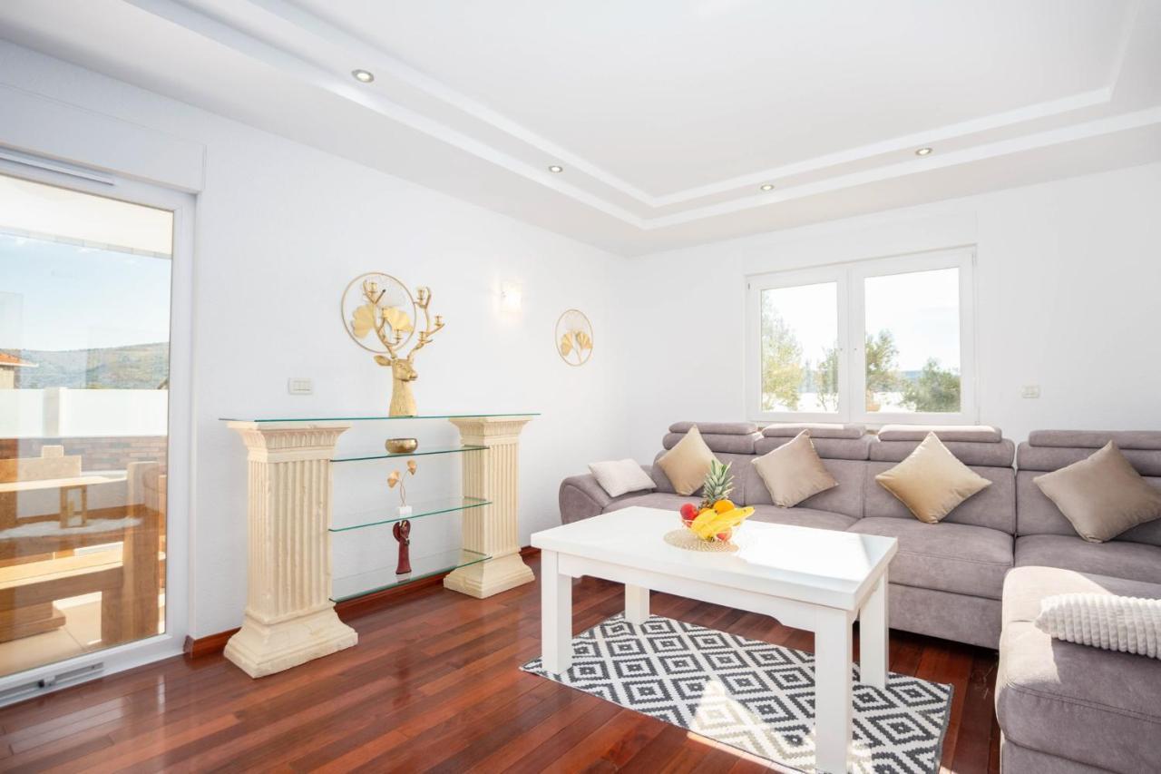 Luxury Villa Ivana 산책길 외부 사진