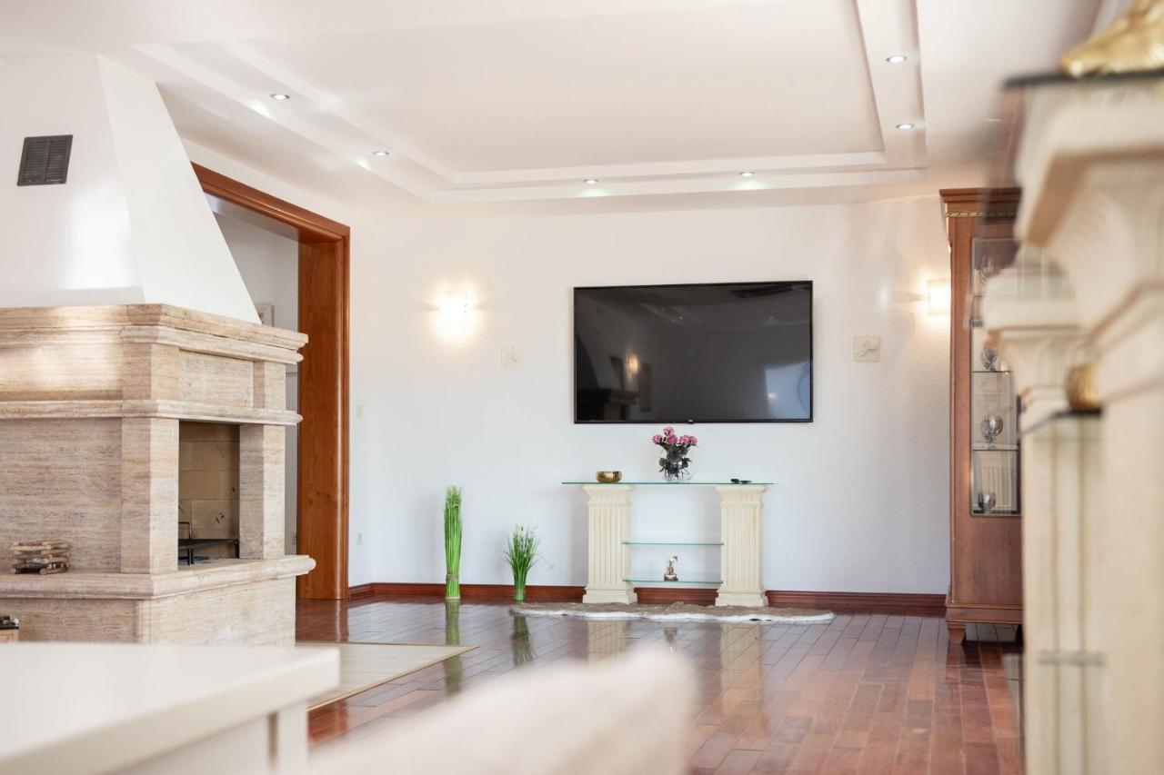 Luxury Villa Ivana 산책길 외부 사진