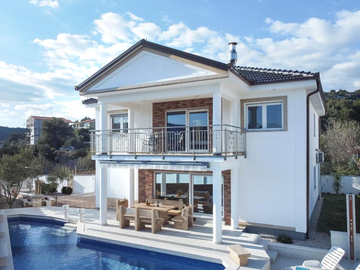 Luxury Villa Ivana 산책길 외부 사진