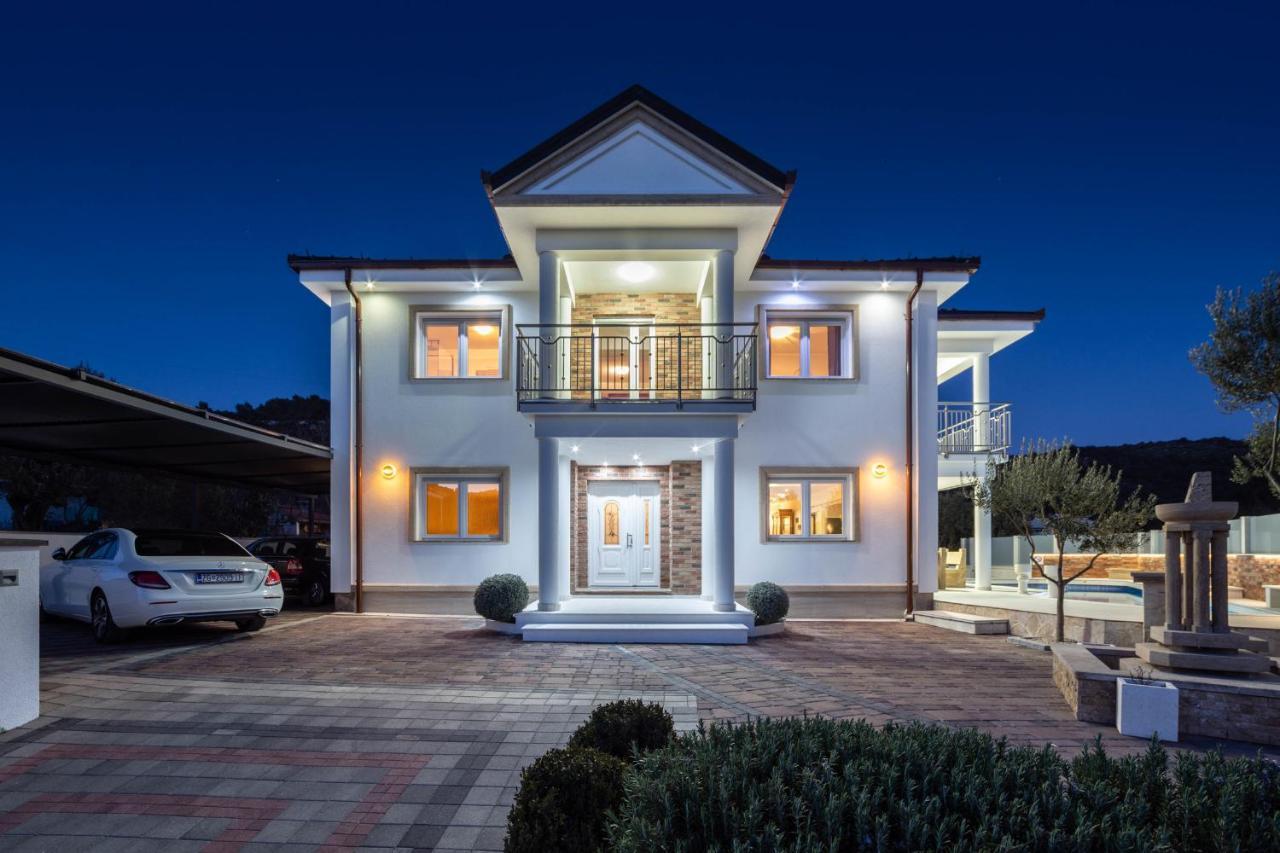 Luxury Villa Ivana 산책길 외부 사진