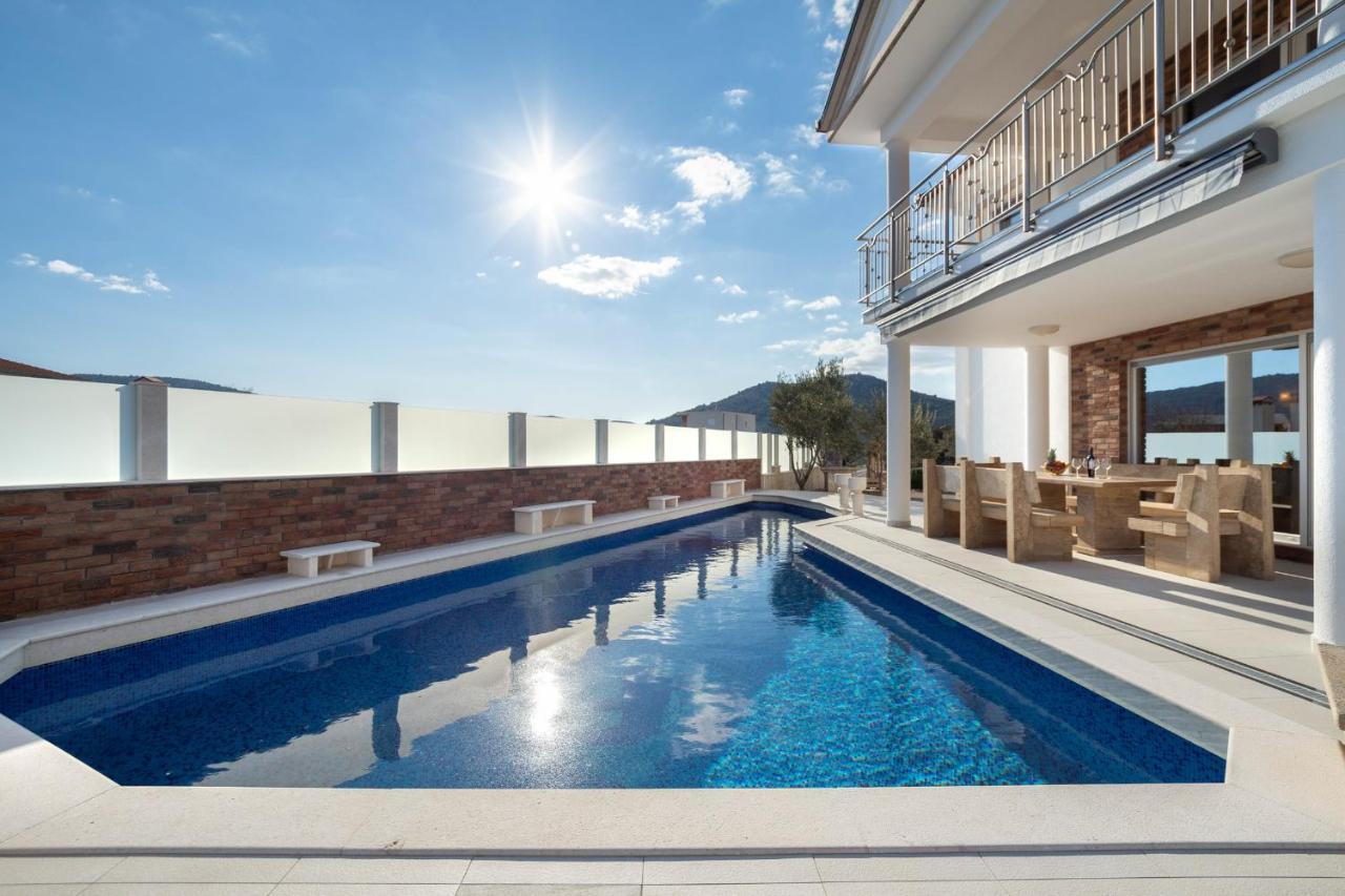 Luxury Villa Ivana 산책길 외부 사진
