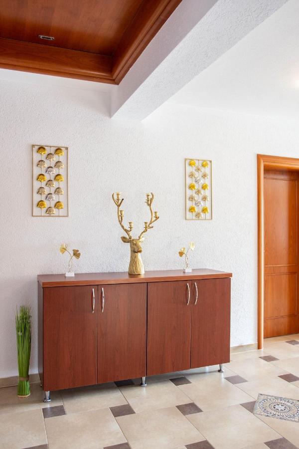 Luxury Villa Ivana 산책길 외부 사진
